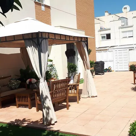 Con Vistas Al Mar Y Con Piscina Сasa de vacaciones *