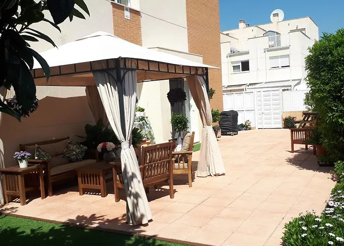 Con Vistas Al Mar Y Con Piscina Сasa de vacaciones *