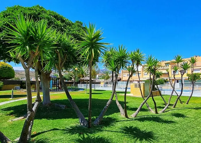 Con Vistas Al Mar Y Con Piscina *