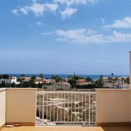 Con Vistas Al Mar Y Con Piscina