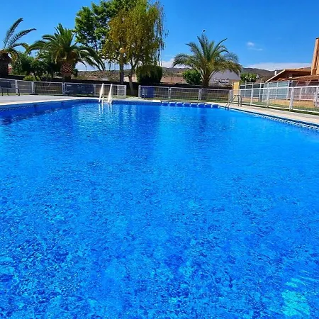 Con Vistas Al Mar Y Con Piscina